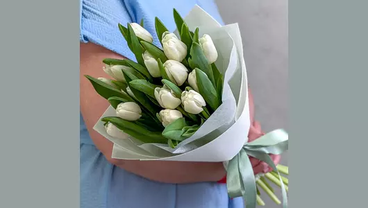 Букет 15 белых тюльпанов FMART by flowwow