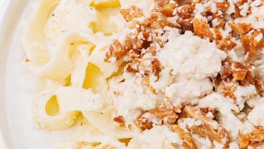 Фетучини с курицей и лисичками