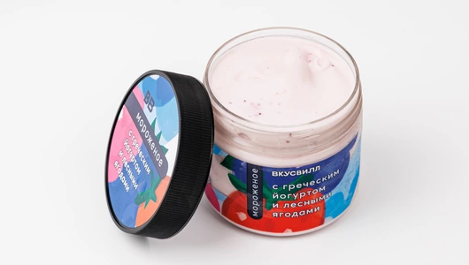 Мороженое с греческим йогуртом и лесными ягодами Мороженое с греческим йогуртом и лесными ягодами