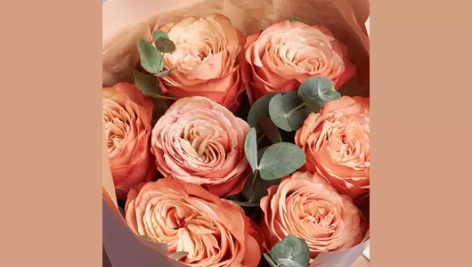 Пионовидные розы в&nbsp;букете «Сочный персик» FMART by flowwow