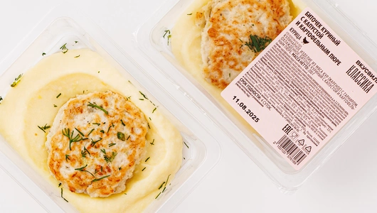 Биточек куриный с капустой и картофельным пюре