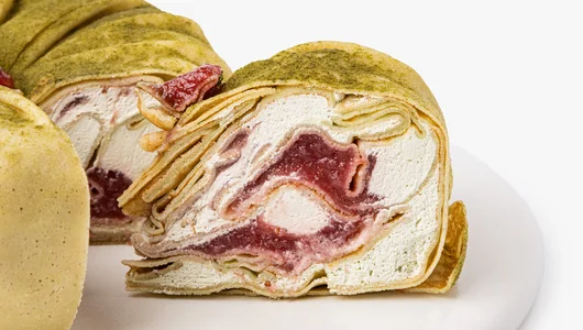 Торт "Блинный Матча с&nbsp;клубникой"