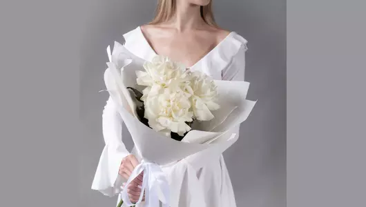 Букет из&nbsp;3 белых, французских роз FMART by flowwow