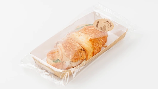 Круассан с индейкой и медово-горчичной заправкой, кафе