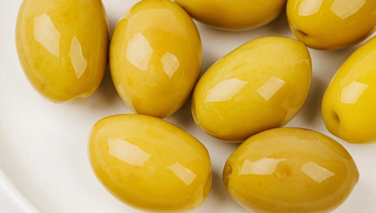 Оливки зеленые с косточкой Оливки зеленые с косточкой