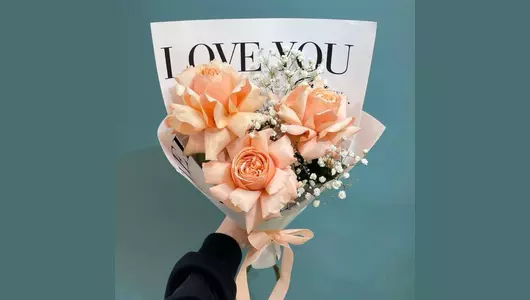 Необыкновенная. Букет-комплимент французские розы FMART by flowwow