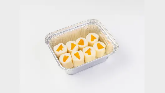 Сладкий ролл с&nbsp;персиком