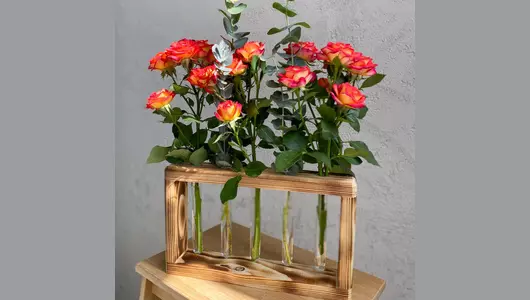 Рамка с&nbsp;колбами Розы с&nbsp;эвкалиптом FMART by flowwow