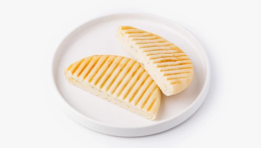 Лепешка с сыром сулугуни и зеленью, кафе