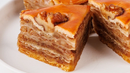 Пахлава с грецким орехом, 110 г, кафе Пахлава с грецким орехом, 110 г, кафе