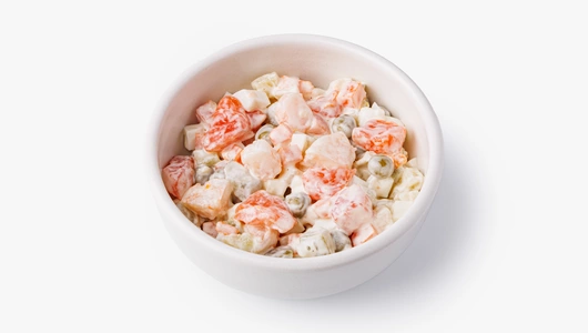 Салат "Оливье" с красной рыбой и креветками