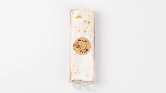 Шаурма с курицей и томатным соусом на гриле, кафе