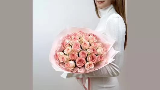 Букет комплимент из&nbsp;25 нежных розовых роз