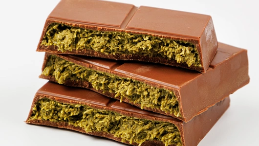 Шоколад молоч. "Дубайский" с фисташкой и катаифи