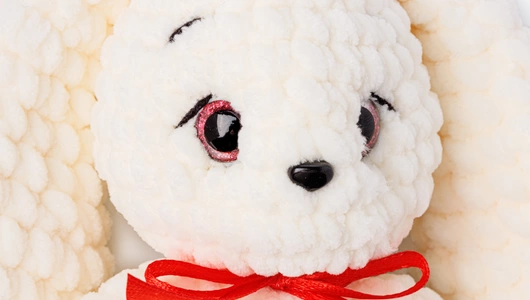 Вязаная игрушка ручной работы "Зайка Малютка"