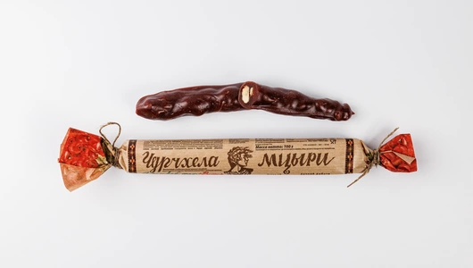 Чурчхела вишневая с грецким орехом