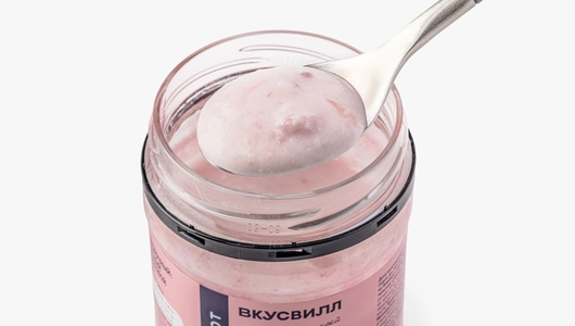 Йогурт термостатный "Клубника" 2,5%