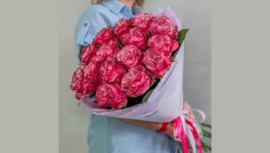 Букет 15 розовых пионовидных роз FMART by flowwow