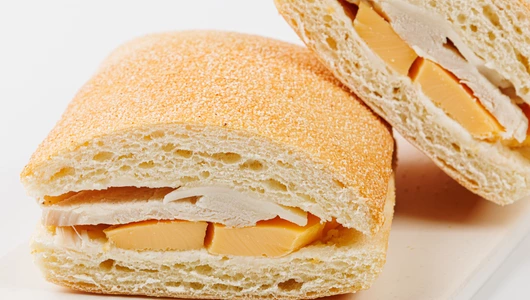 На гриле: Сэндвич "Нежный" с курицей, омлетом и моцареллой