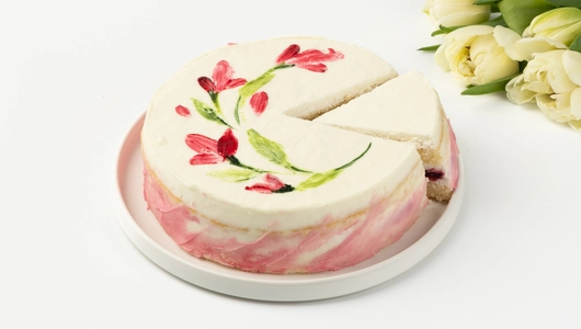 Торт бисквитный "Акварельные цветы" с&nbsp;ягодной начинкой