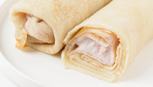 Блины с&nbsp;рикоттой и&nbsp;малиной