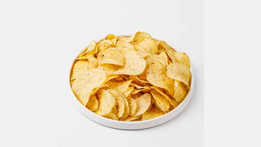 Чипсы картофельные с чёрным перцем и морской солью