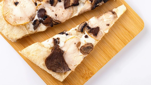 Пицца римская с куриной ветчиной и грибами, зам. Пицца римская с куриной ветчиной и грибами, зам.