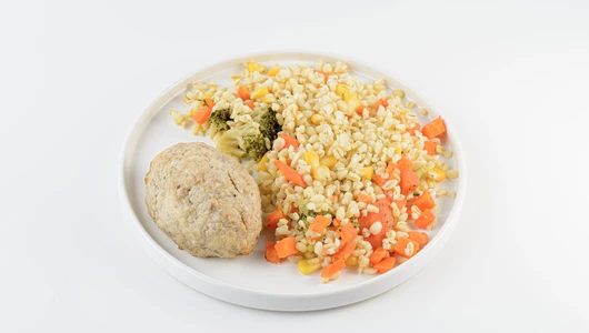Котлетка из цыпленка с булгуром и овощами
