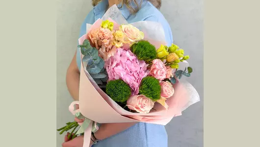 Букет-комплимент с&nbsp;гортензией FMART by flowwow