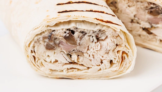 Шаурма с грибным жюльеном и курицей