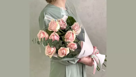 Букет Розовые розы Premium с&nbsp;эвкалиптом FMART by flowwow
