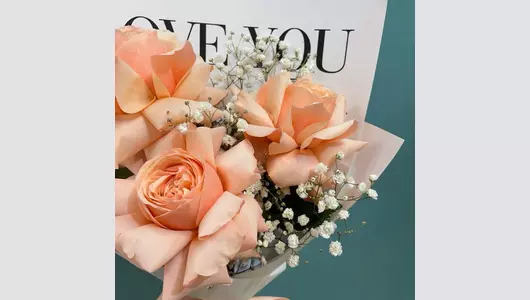 Необыкновенная. Букет-комплимент французские розы FMART by flowwow