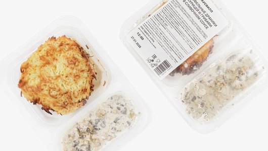 Картофельные драники с&nbsp;курицей и&nbsp;грибами в&nbsp;сливочном соусе