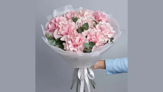 Французские розы с&nbsp;эвкалиптом, 9 шт FMART by flowwow