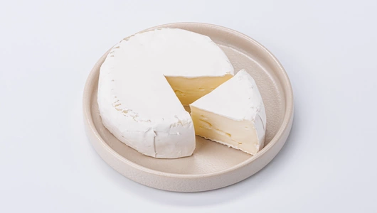 Сыр мягкий с белой плесенью "Бри с двойными сливками", 125 г