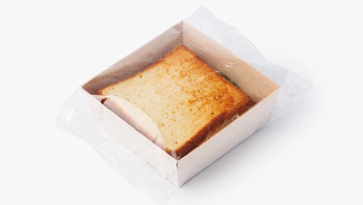 Сэндвич "Крок Месье" с мортаделлой и чеддером, кафе