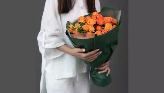 Букет из&nbsp;кустовой розы 7шт