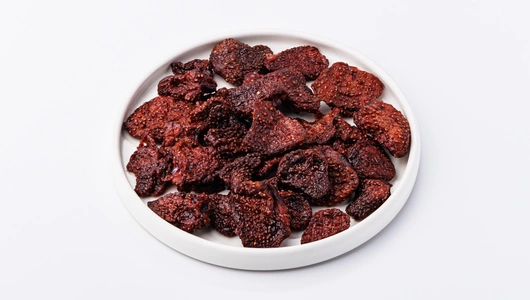 Цукаты из клубники на сиропе топинамбура, 80 г Цукаты из клубники на сиропе топинамбура, 80 г