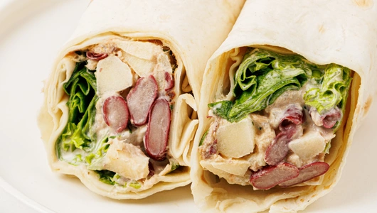 Сэндвич ролл с тунцом и яблоком