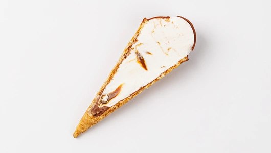 Пломбир "Соленая карамель" в ваф. рожке в мол. шоколаде, 70 г Пломбир "Соленая карамель" в ваф. рожке в мол. шоколаде, 70 г