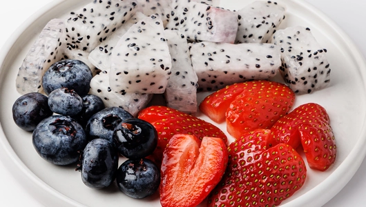 Фруктовый микс (питахайя, клубника, голубика), 170 г