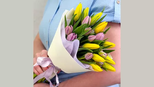 Букет 19 тюльпанов микс FMART by flowwow