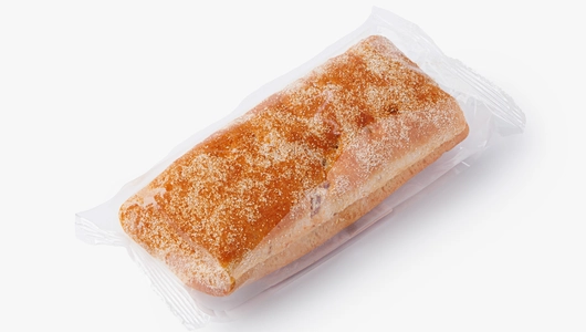 Чиабатта с рваной говядиной, томатами и романо