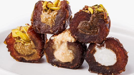 Ассорти фиников с&nbsp;начинкой из&nbsp;ореховых паст и&nbsp;орехов, 5 шт