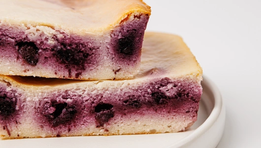 Запеканка творожная с черникой