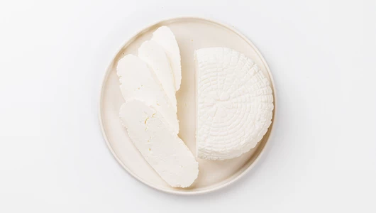 Сыр мягкий "Кавказский" из цельного молока Сыр мягкий "Кавказский" из цельного молока