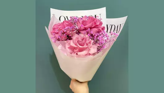 Маленькая мечта. Букет-комплимент розовые пионовидные розы FMART by flowwow