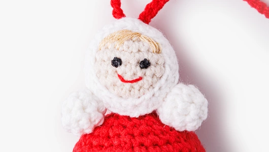 Брелок вязаный "Неваляшка"