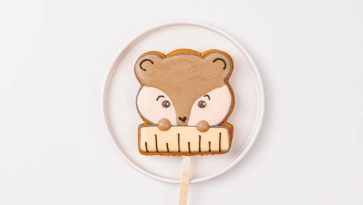 Пряник имбирный "1 сентября" на палочке Пряник имбирный "1 сентября" на палочке