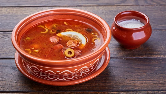 Наваристая мясная солянка